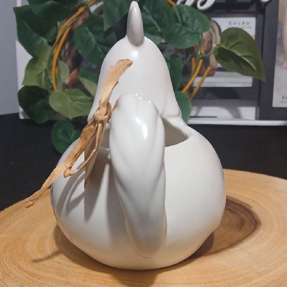Rae Dunn Cream Chicken Pourer NWT - Picture 6 of 8